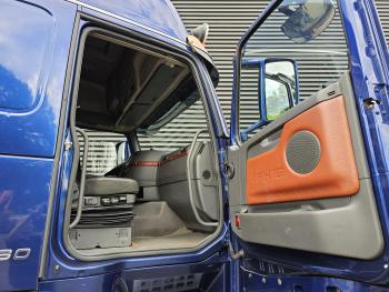 Volvo FH 16.660 8x2*6 / HIAB 80 t/m CRANE / KRAN